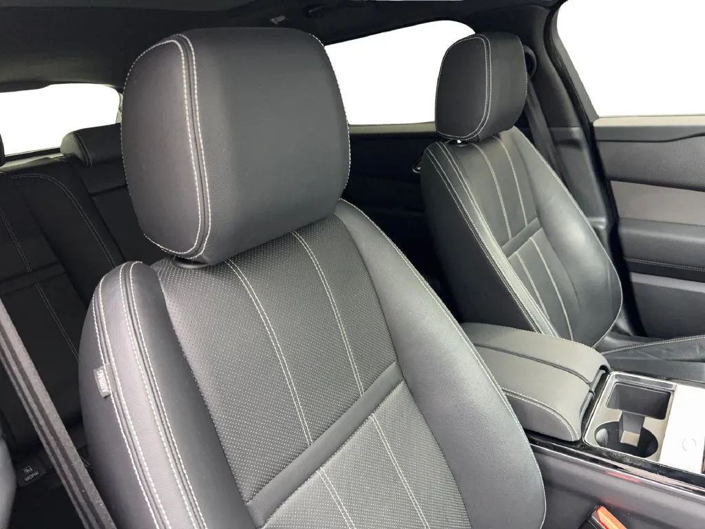 Land Rover Range Rover Velar photo 46