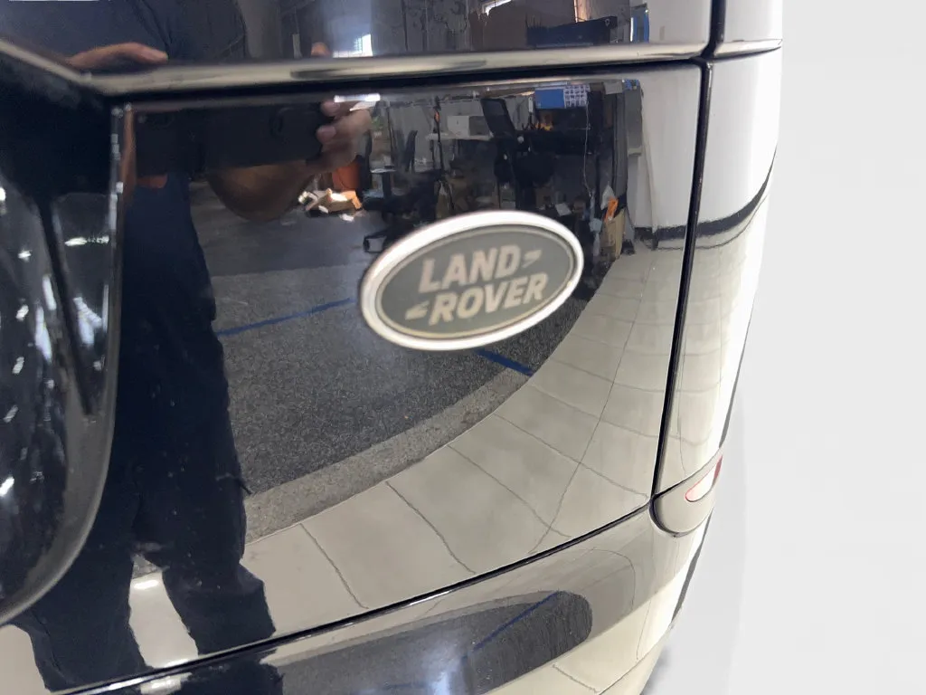 Land Rover Range Rover Velar photo 25