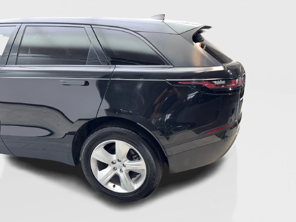 Land Rover Range Rover Velar photo 18