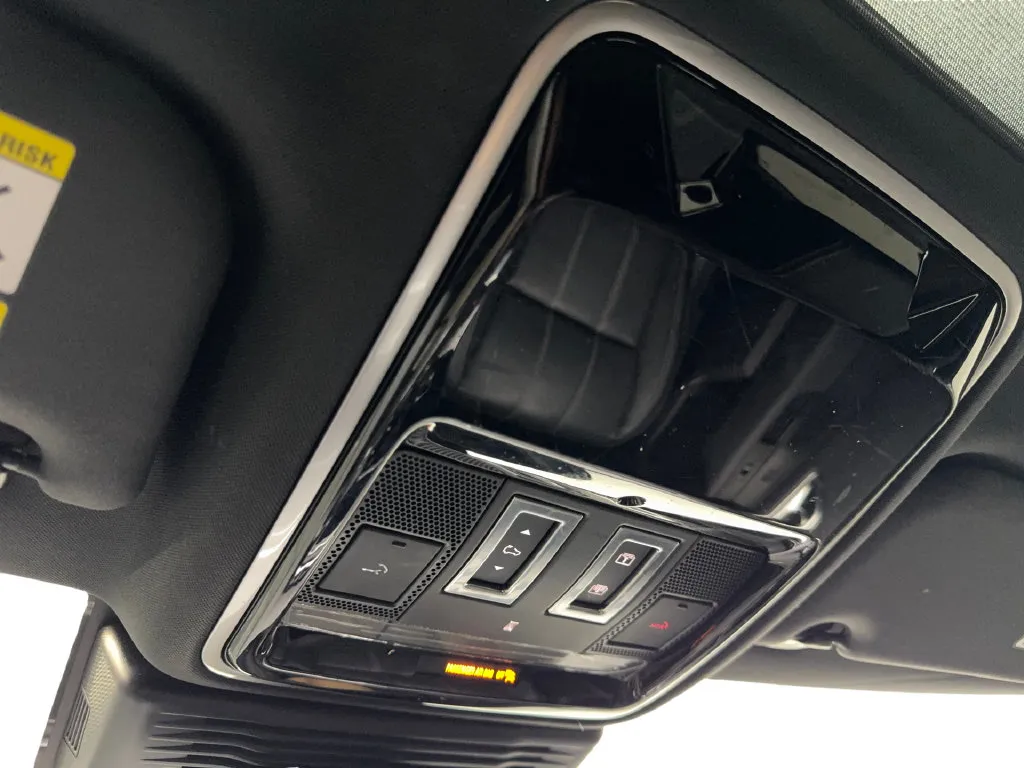 Land Rover Range Rover Velar photo 70