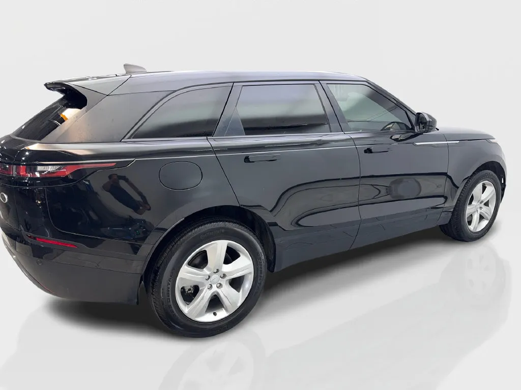Land Rover Range Rover Velar photo 11