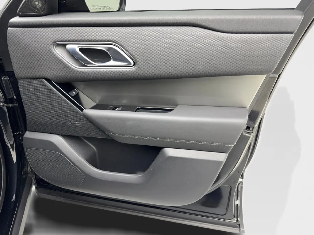 Land Rover Range Rover Velar photo 49