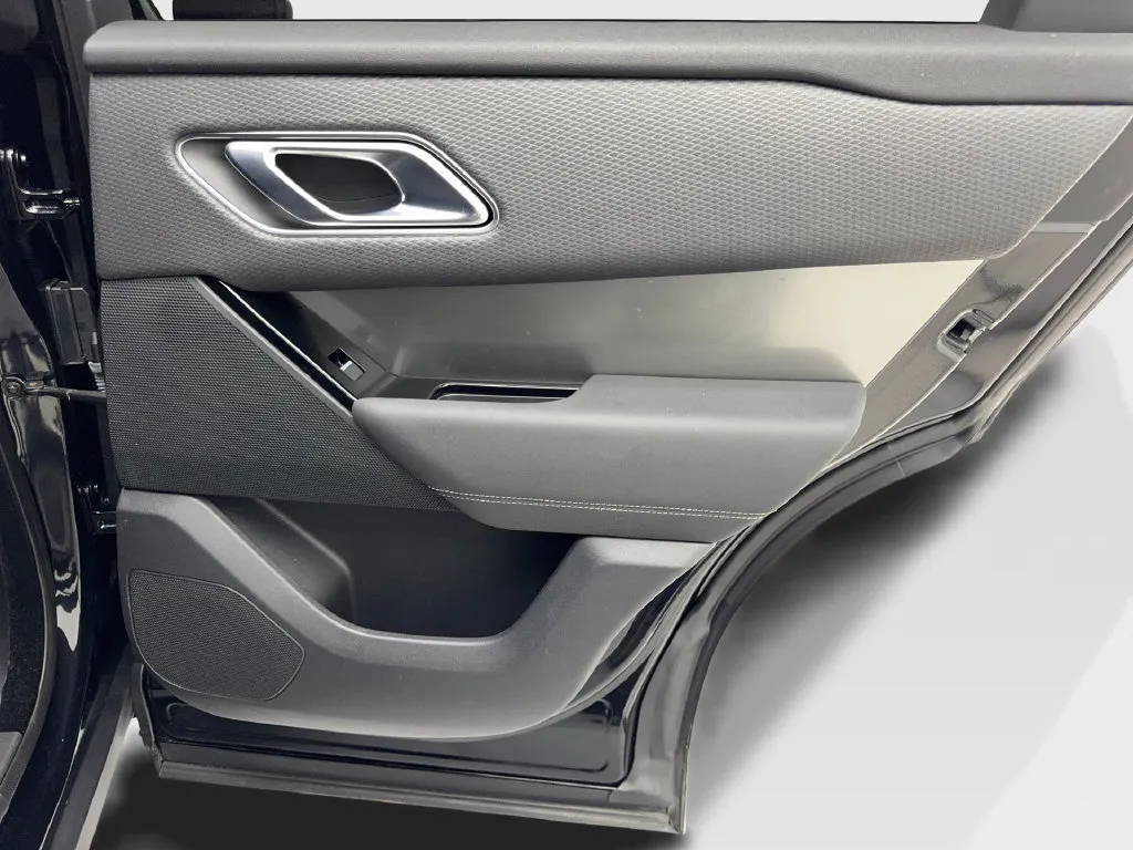 Land Rover Range Rover Velar photo 43
