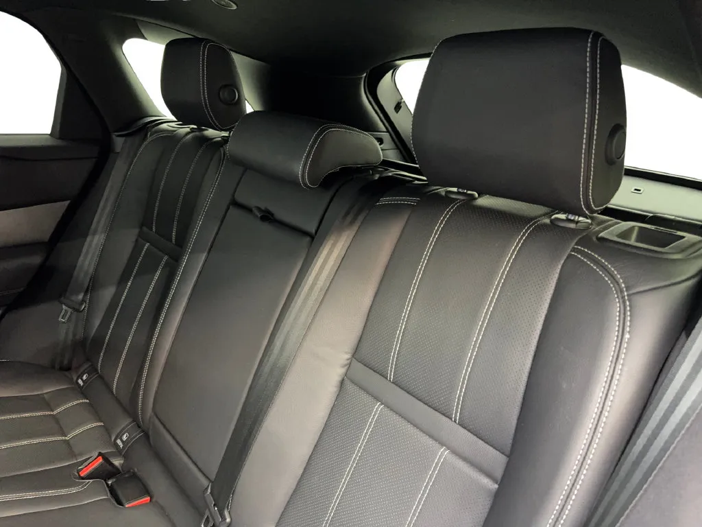 Land Rover Range Rover Velar photo 35