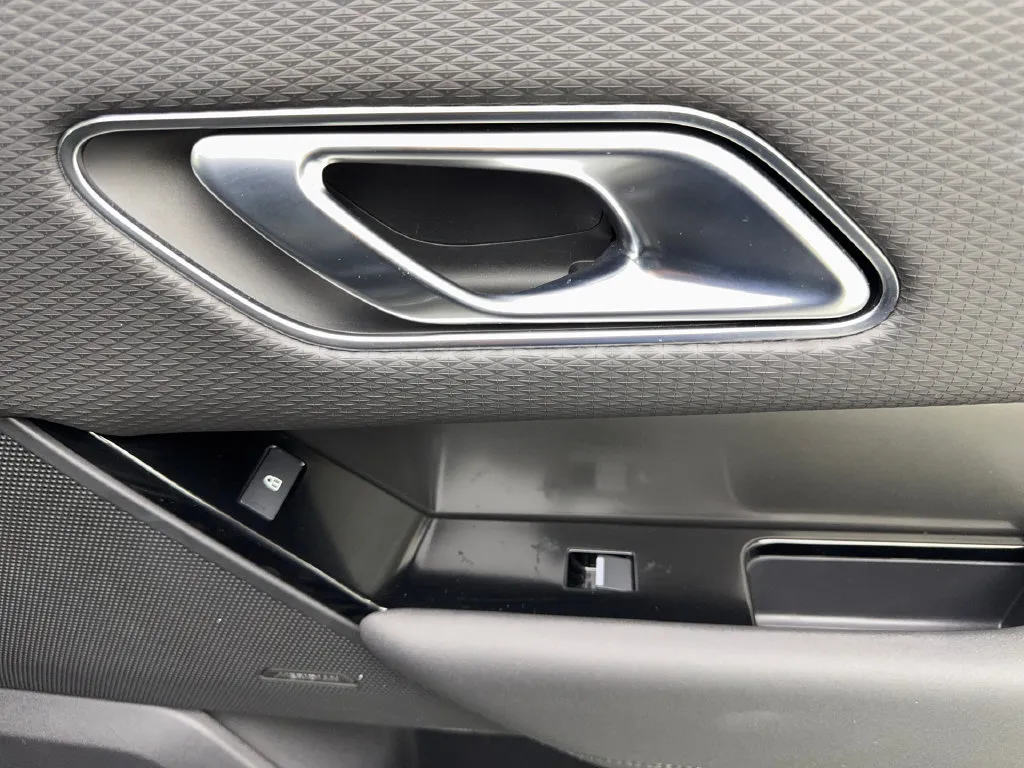 Land Rover Range Rover Velar photo 50