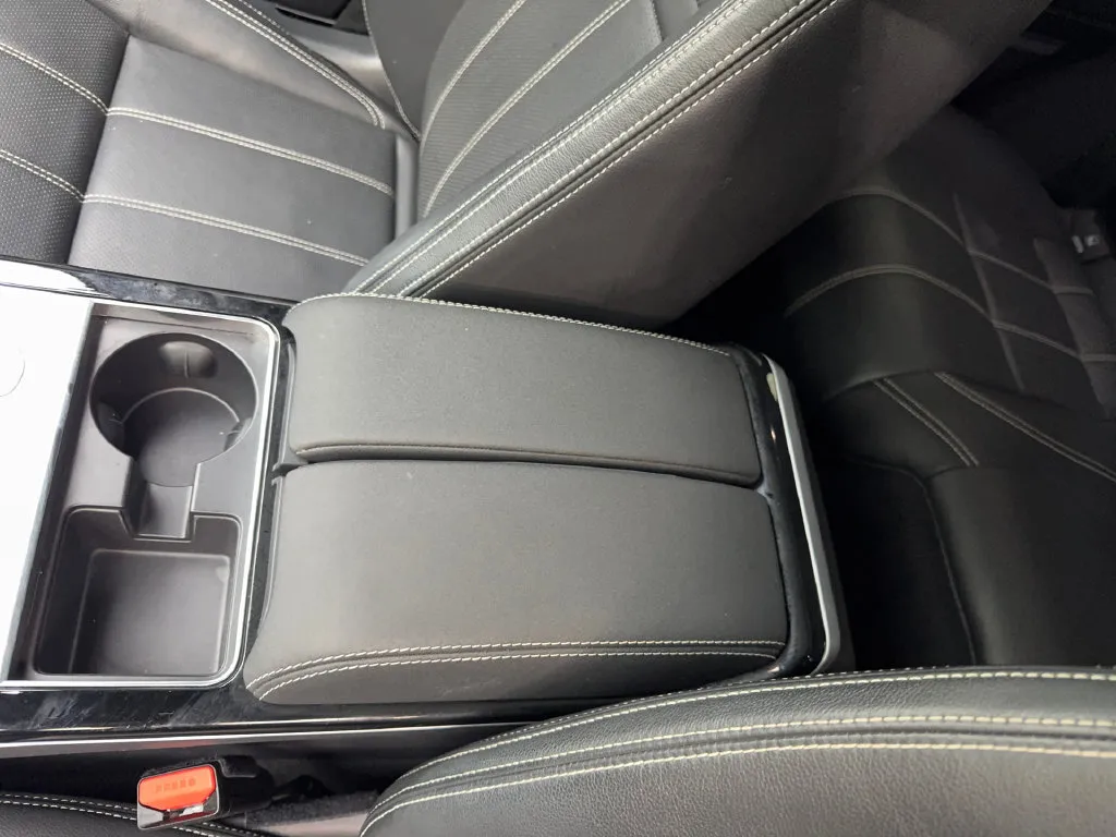 Land Rover Range Rover Velar photo 66