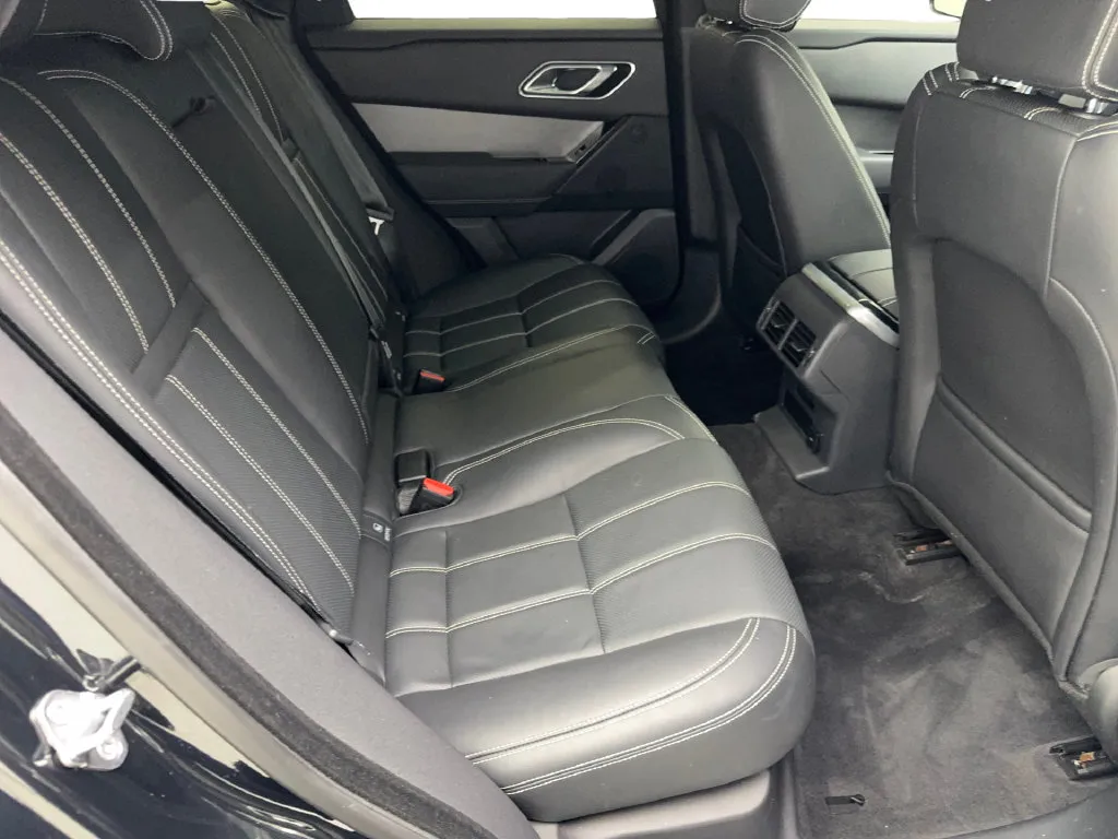 Land Rover Range Rover Velar photo 40