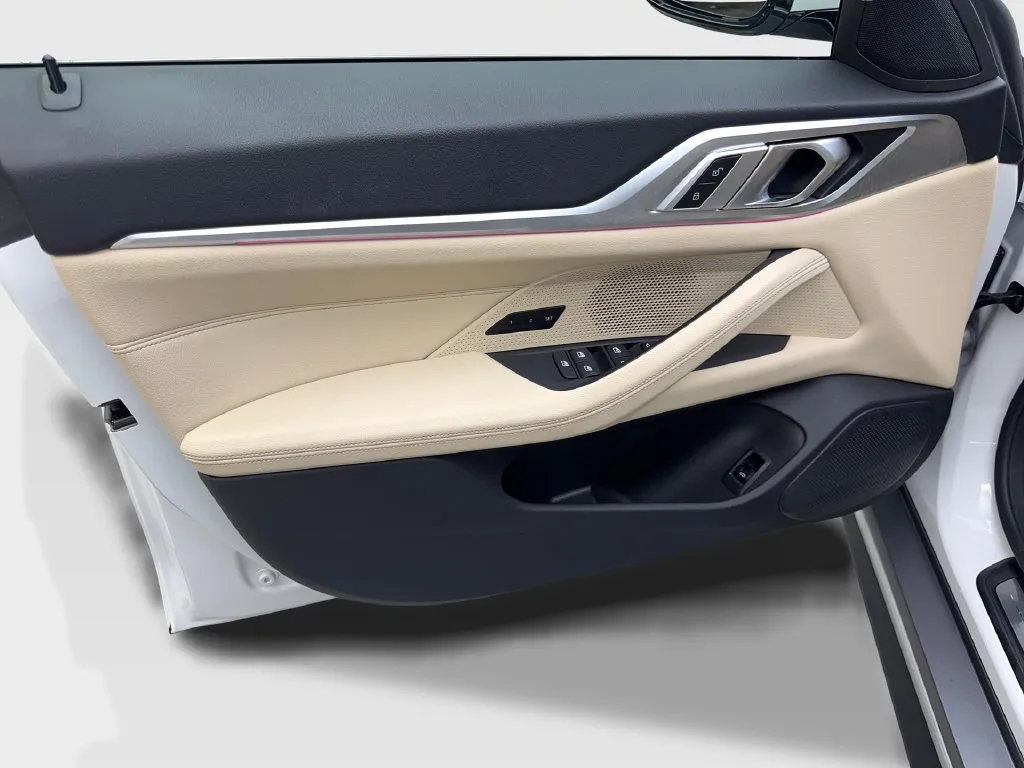 BMW i4 photo 34