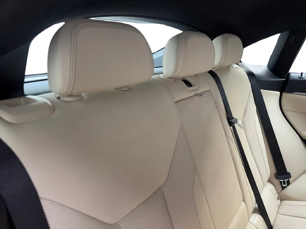 BMW i4 photo 43