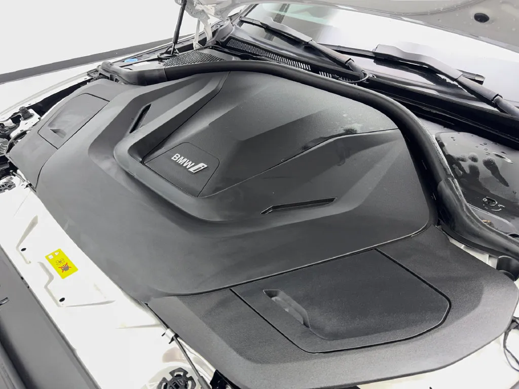 BMW i4 photo 78