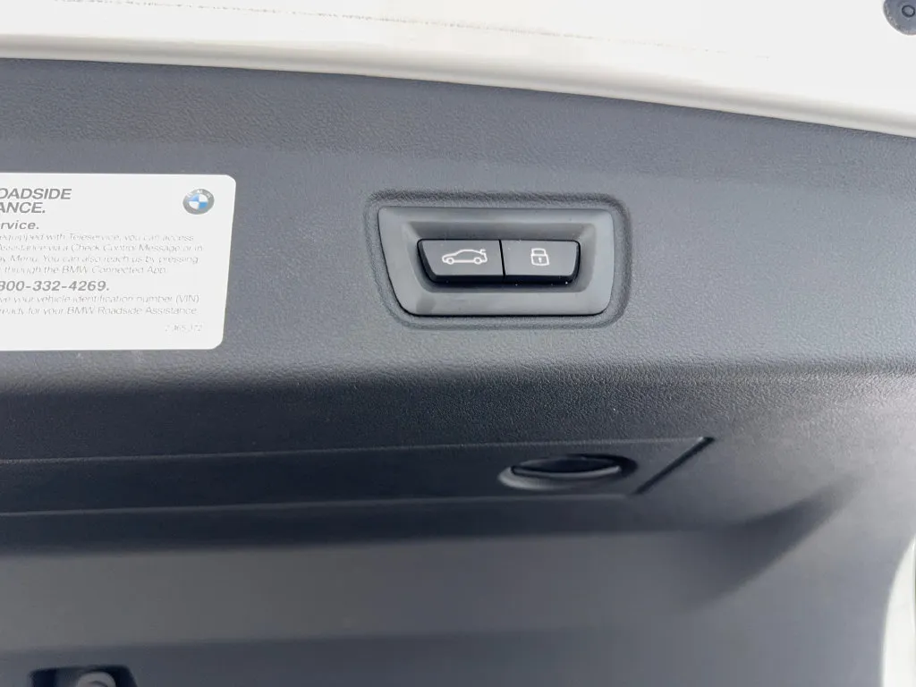 BMW i4 photo 86