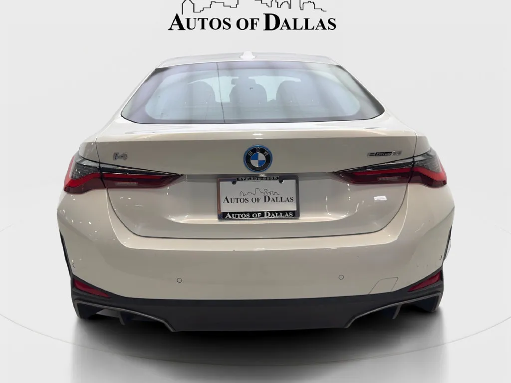 BMW i4 photo 8