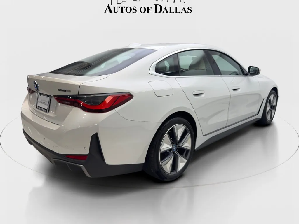BMW i4 photo 7