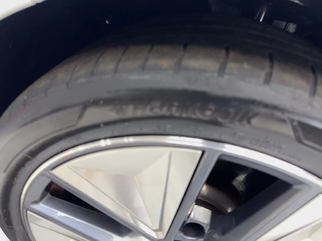 BMW i4 photo 91