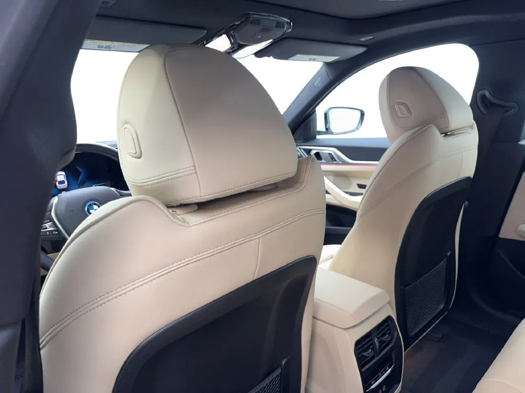 BMW i4 photo 39