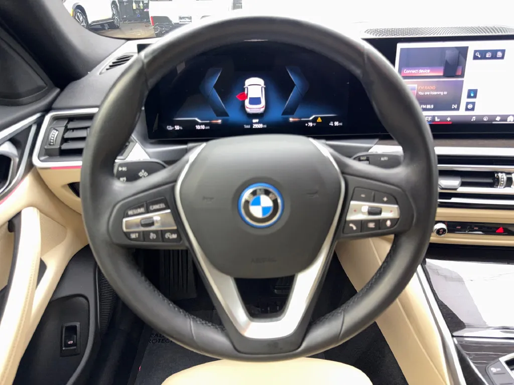 BMW i4 photo 59
