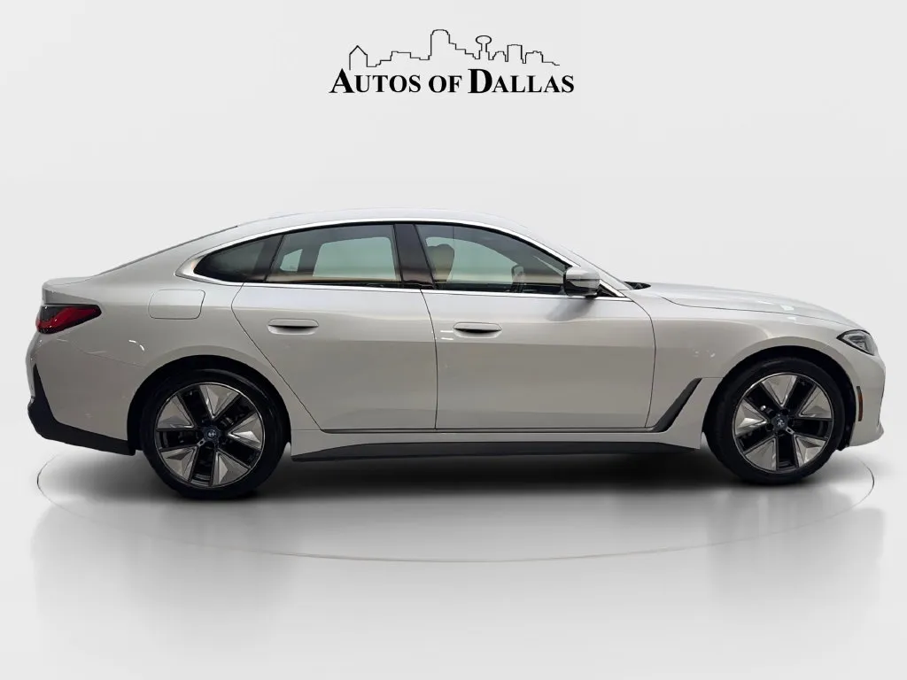 BMW i4 photo 11
