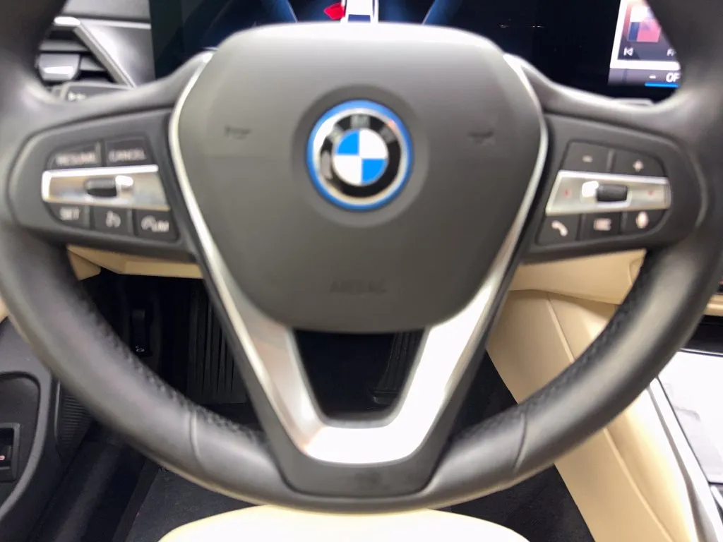 BMW i4 photo 60
