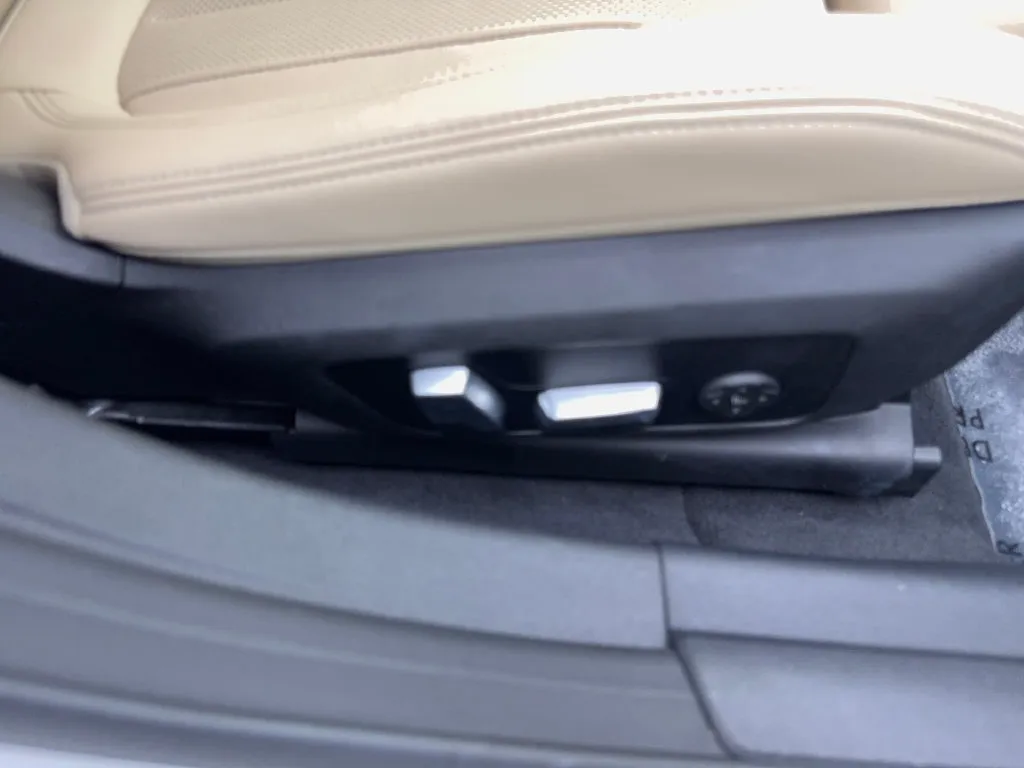 BMW i4 photo 50