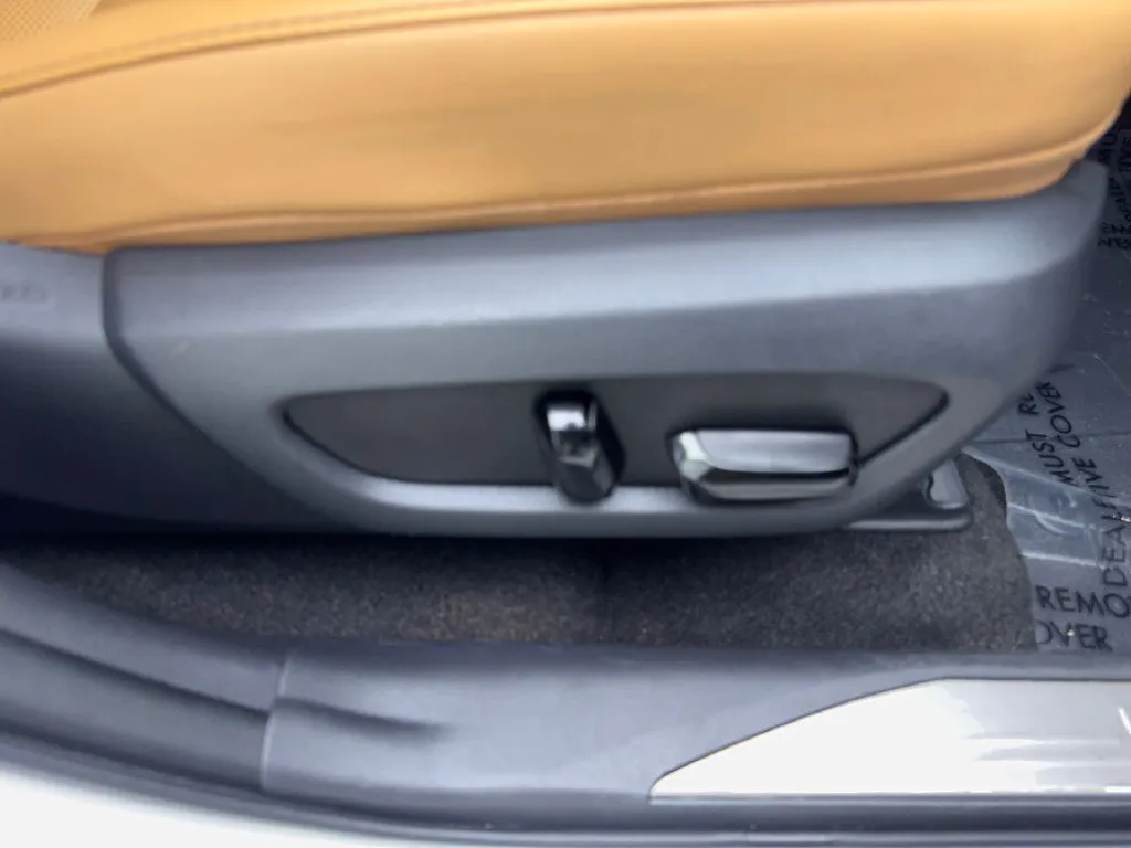 Lexus NX photo 49