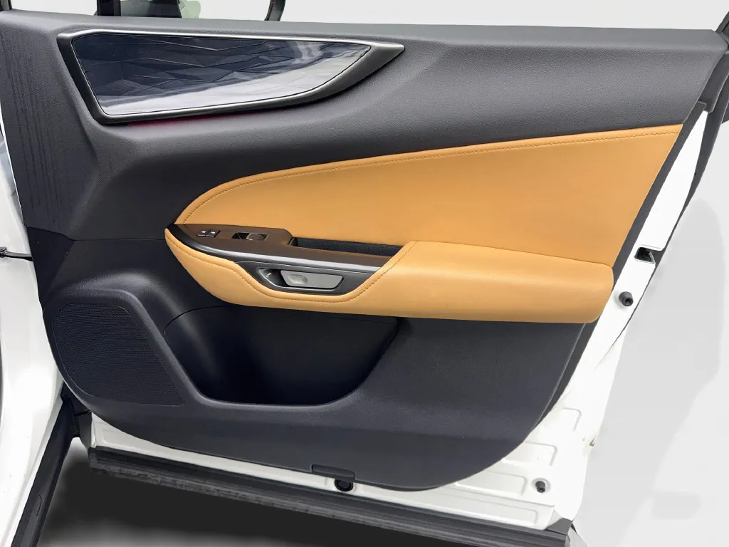 Lexus NX photo 50