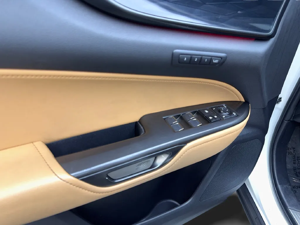 Lexus NX photo 34