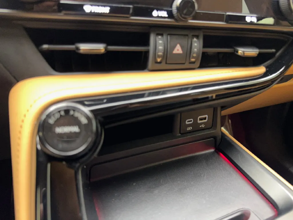 Lexus NX photo 68