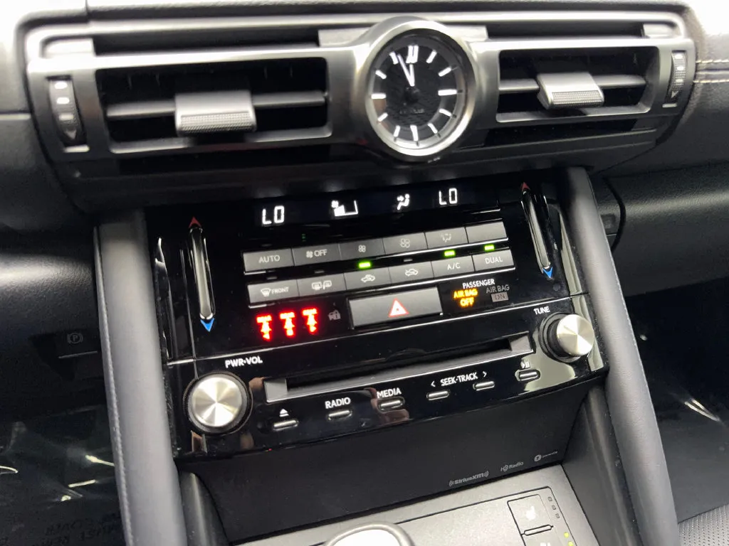 Lexus IS photo 66