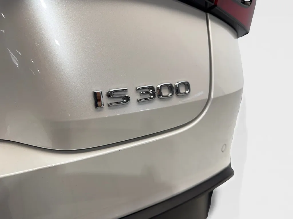 Lexus IS photo 25