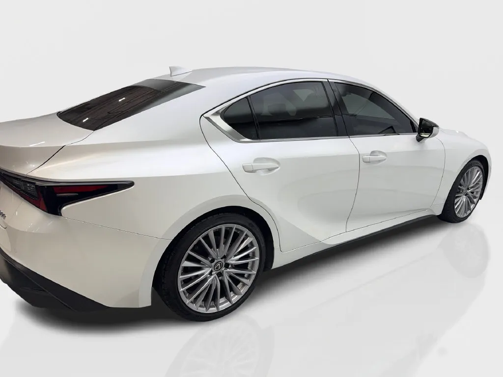 Lexus IS photo 15