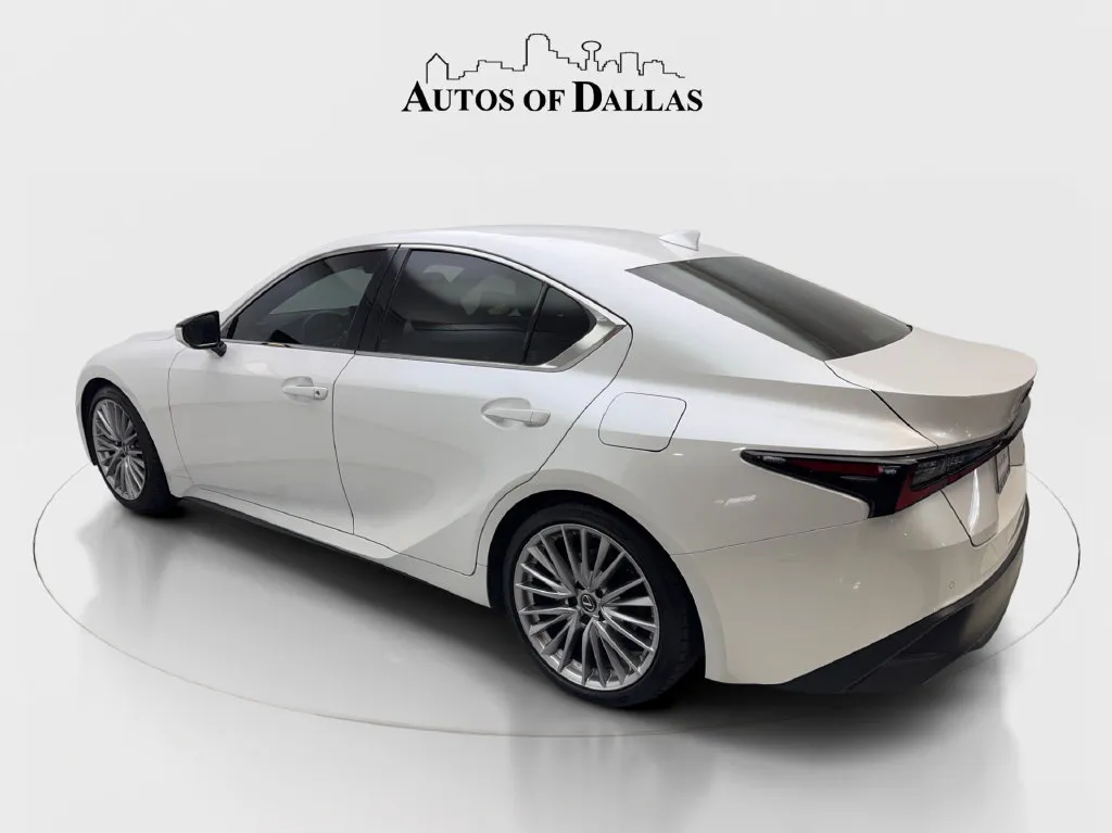 Lexus IS photo 10