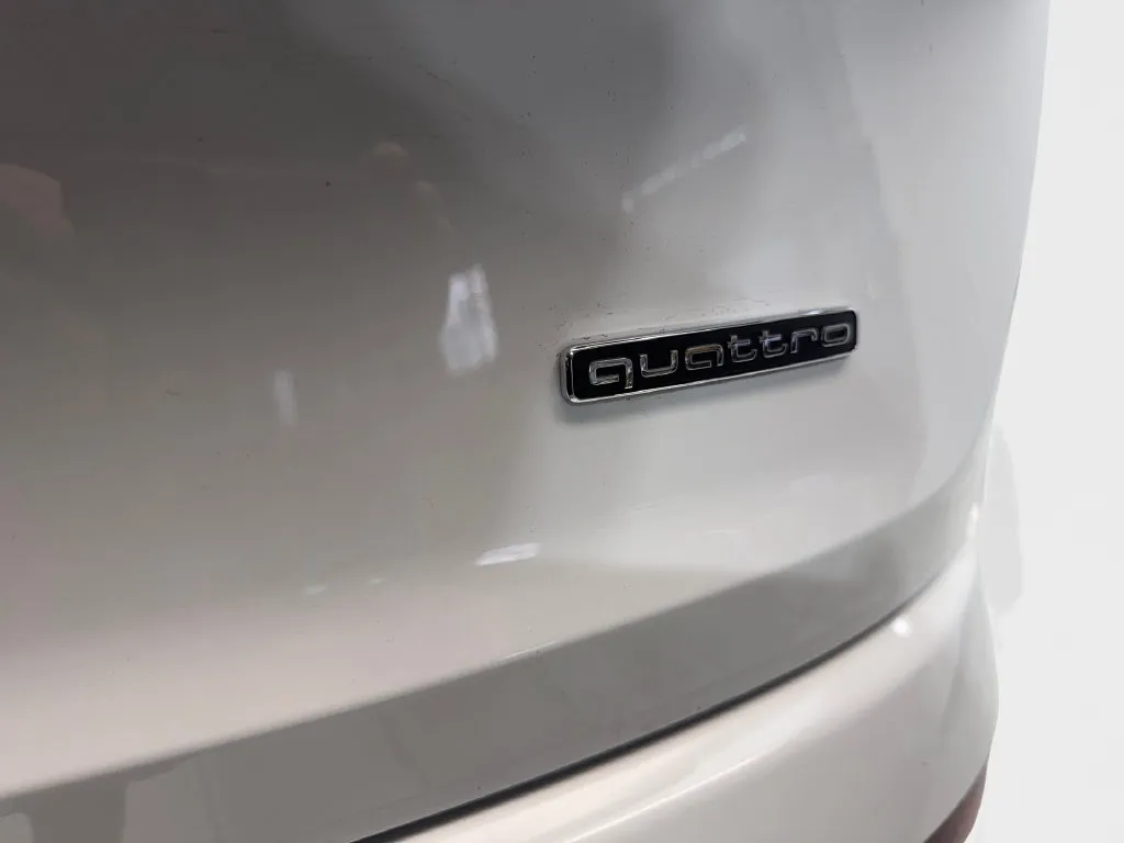 Audi Q7 photo 26