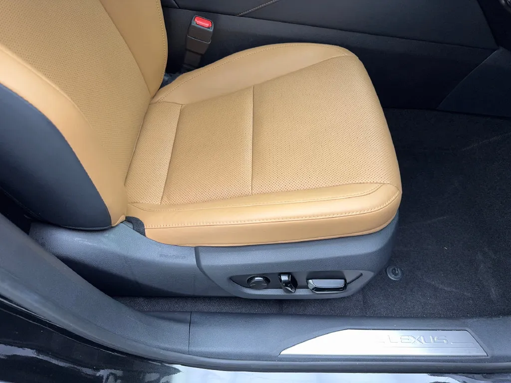 Lexus RX photo 45