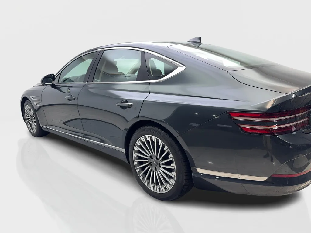 Genesis G80 photo 16