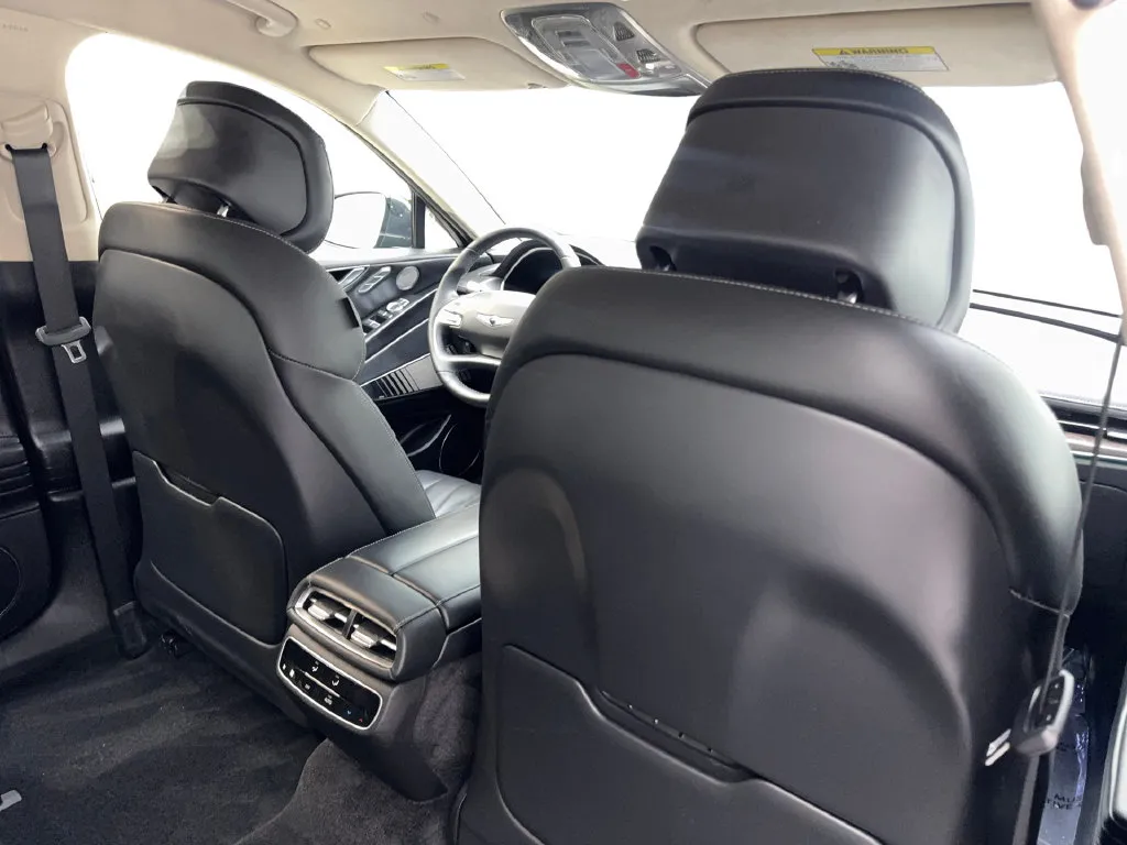 Genesis G80 photo 42