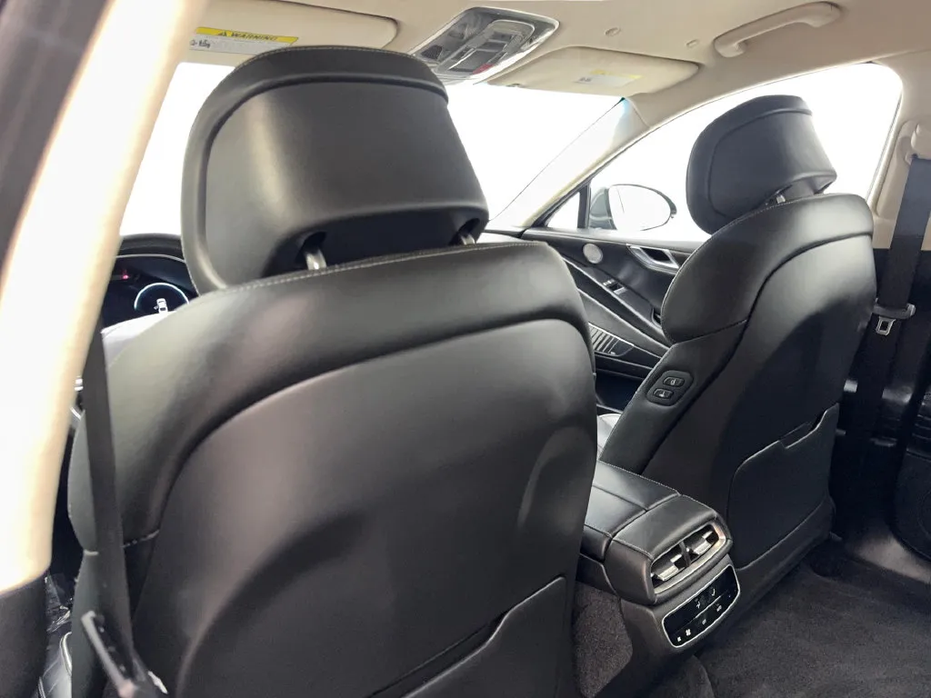 Genesis G80 photo 36