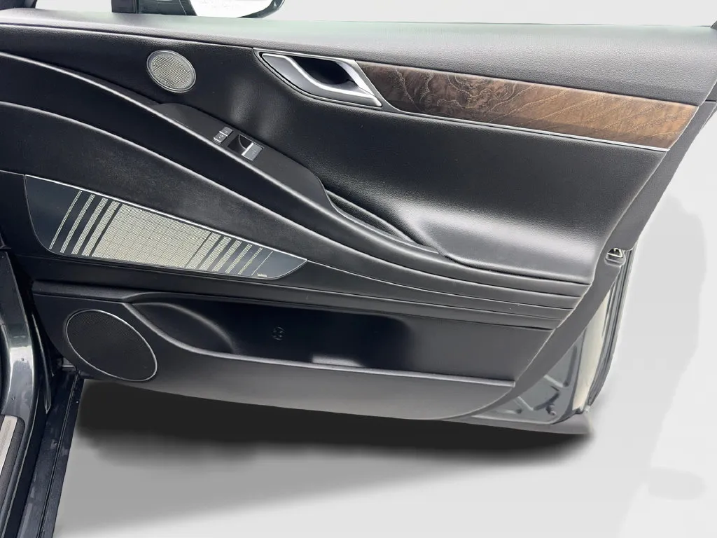 Genesis G80 photo 49