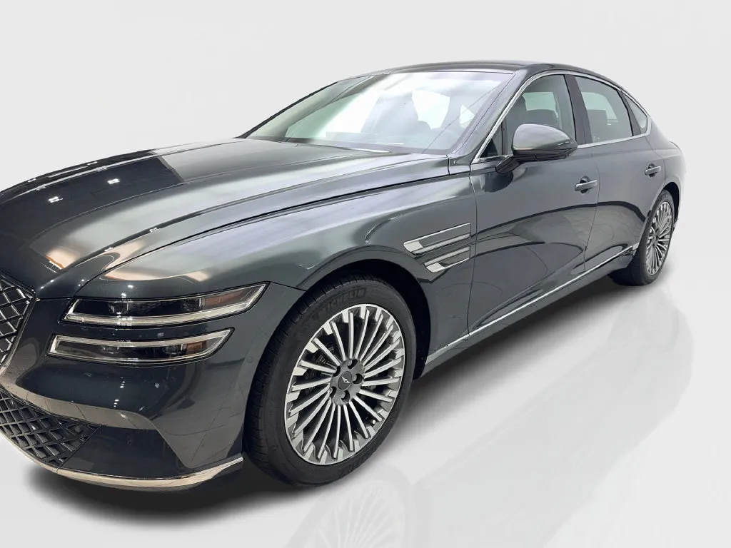 Genesis G80 photo 12