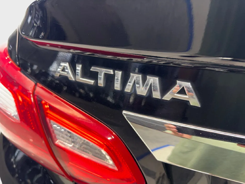 Nissan Altima photo 25