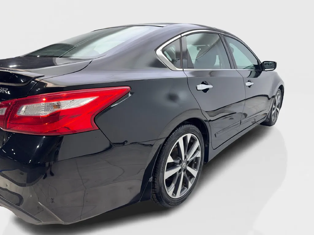 Nissan Altima photo 15