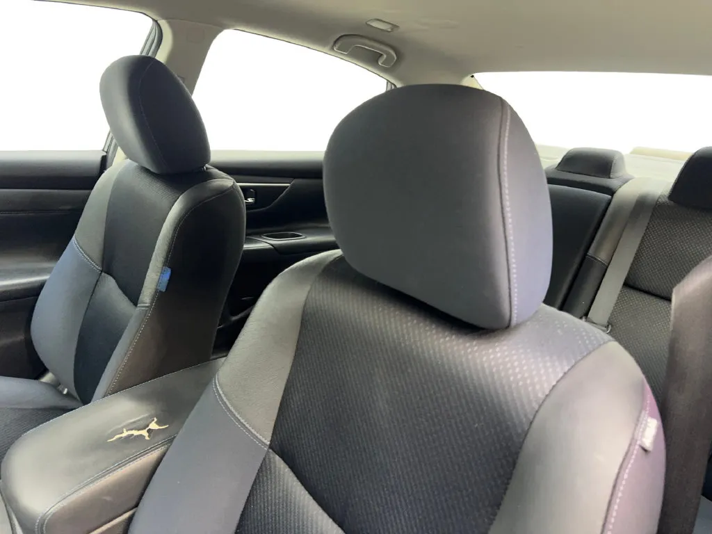 Nissan Altima photo 30