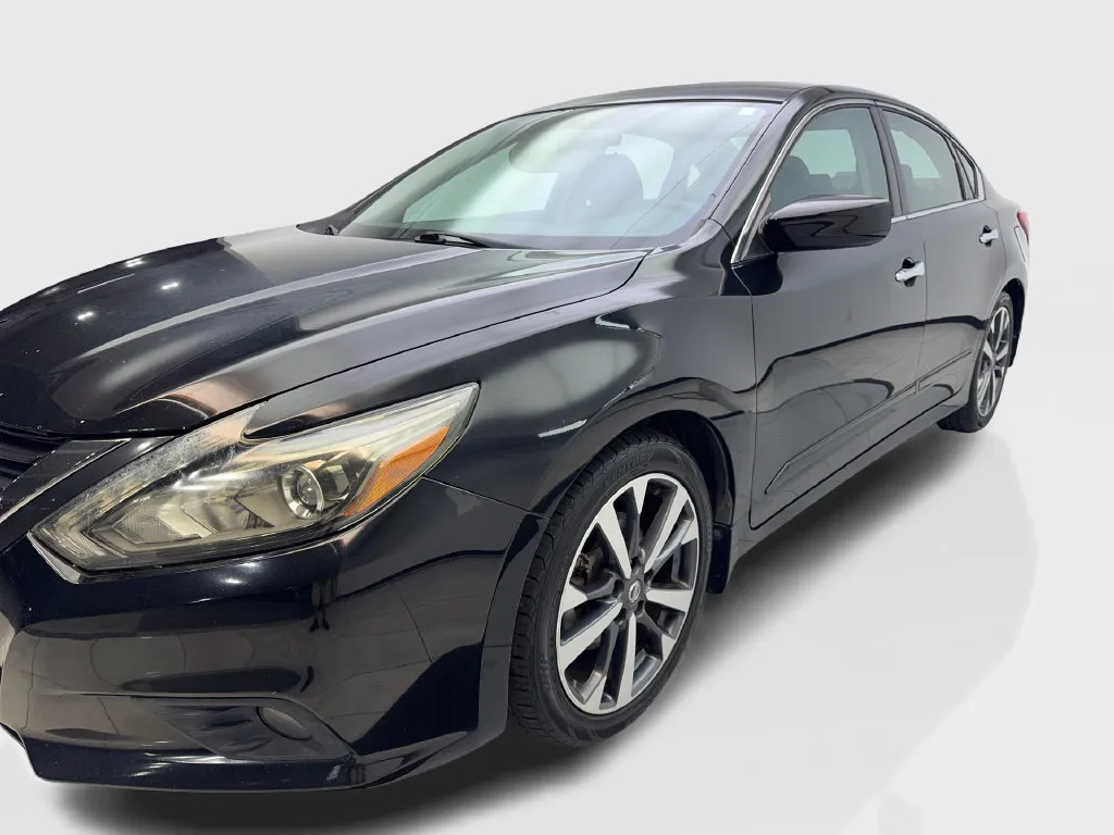 Nissan Altima photo 12