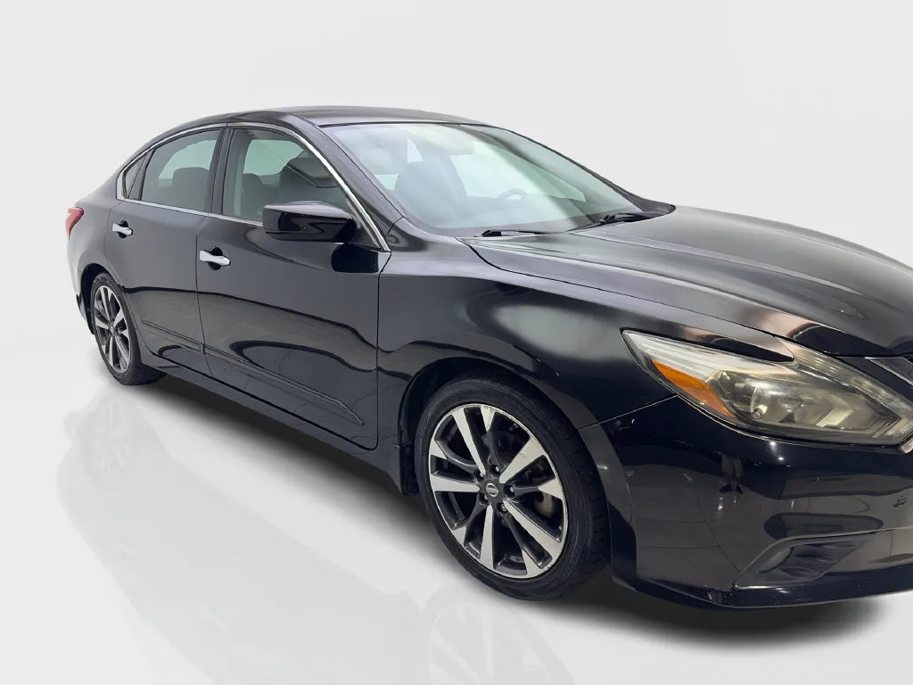 Nissan Altima photo 14