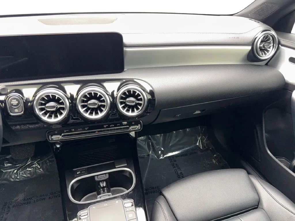 Mercedes-Benz CLA photo 52
