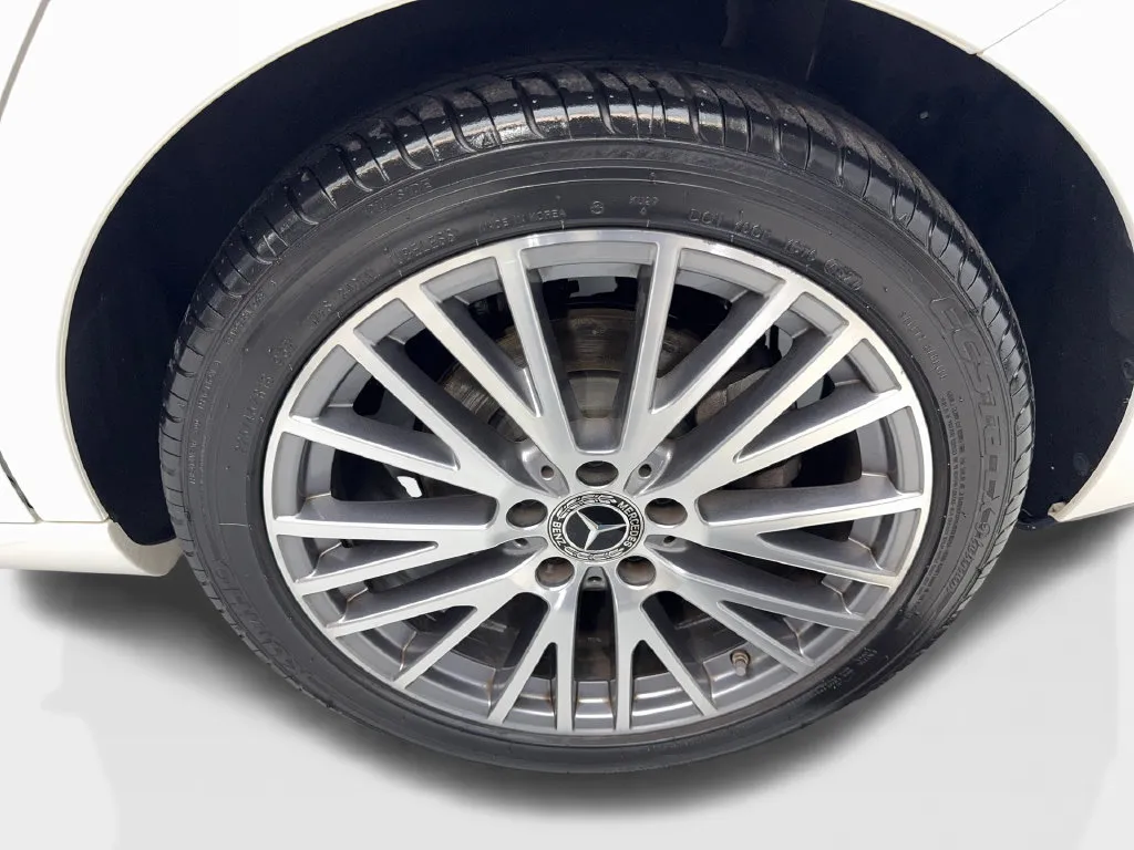 Mercedes-Benz CLA photo 75