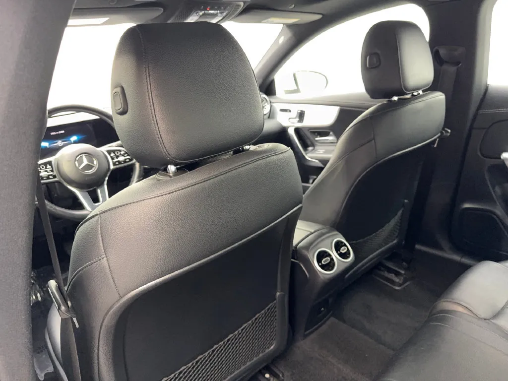 Mercedes-Benz CLA photo 34