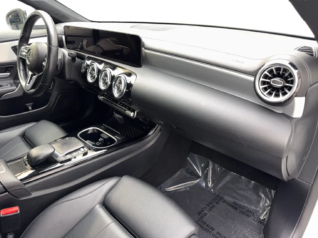Mercedes-Benz CLA photo 50