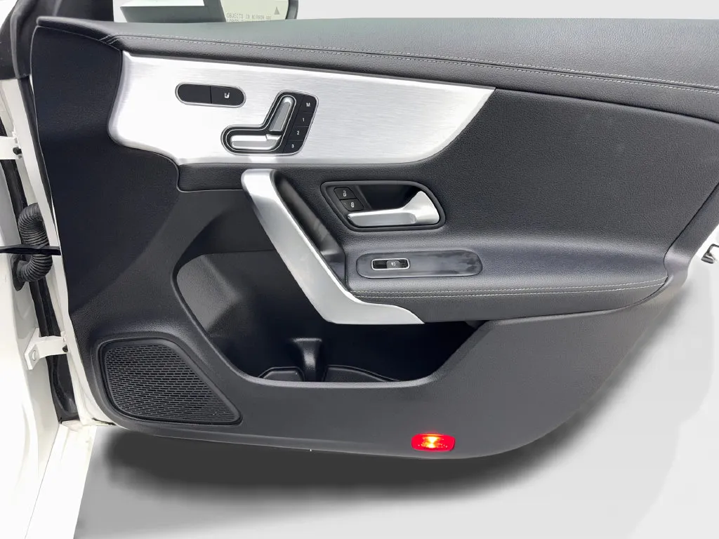 Mercedes-Benz CLA photo 46