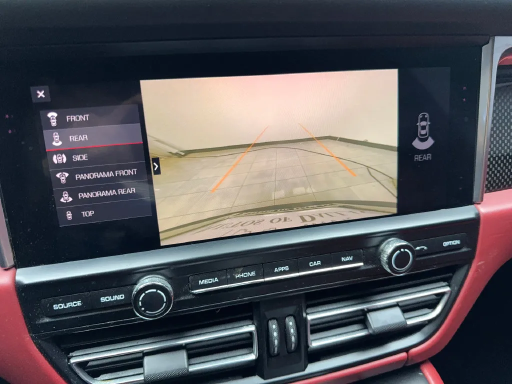 Porsche Macan photo 65