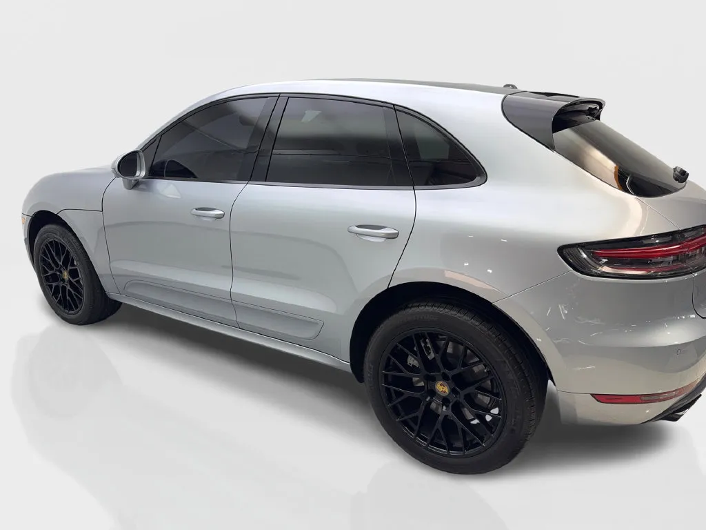 Porsche Macan photo 16